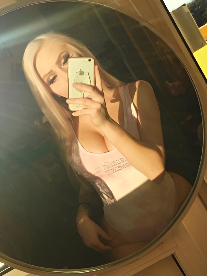 Анечка привлекальеная девушка из Старицы цена от 5000 руб