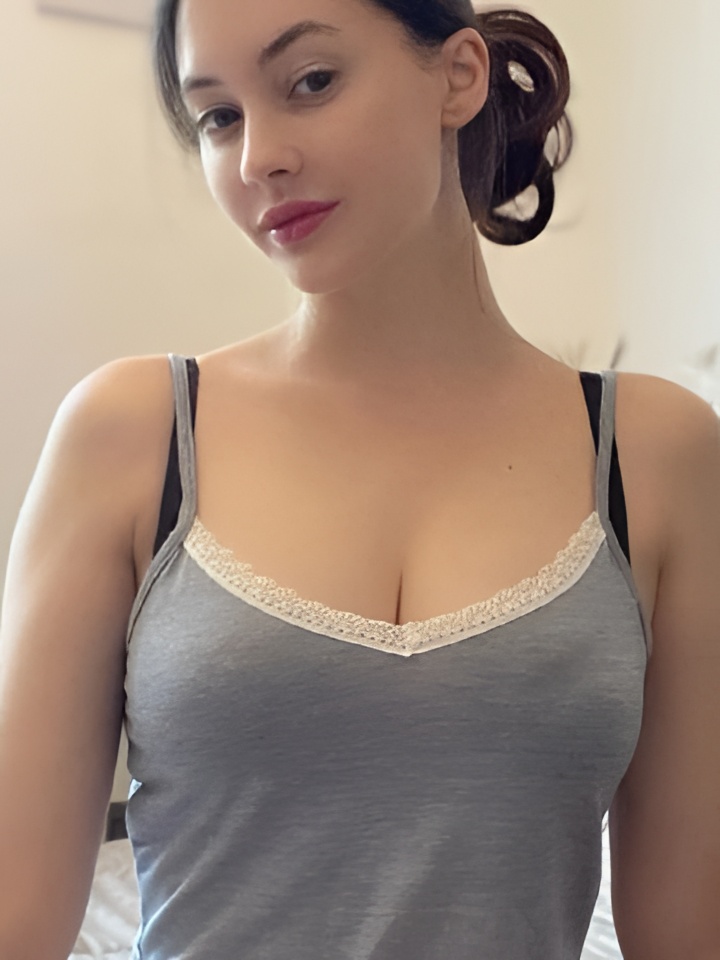 Эсмеральда привлекальеная девушка из Старицы цена от 5000 руб