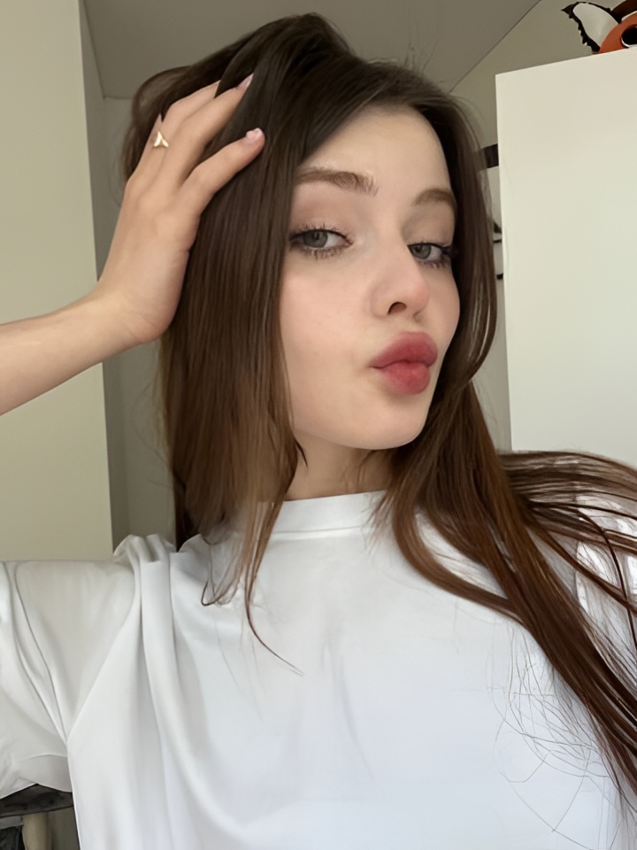 Инна привлекальеная девушка из Старицы цена от 1500 руб