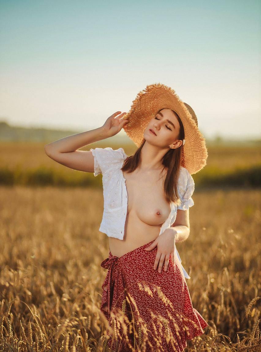 Анастасия привлекальеная девушка из Старицы цена от 8000 руб