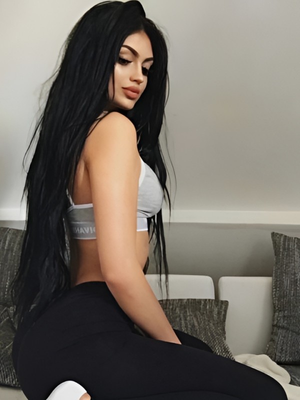 Нелли привлекательная девушка из Старицы цена от 4000 руб