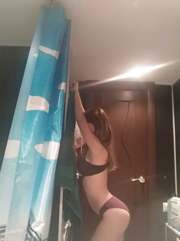 Оксанка привлекательная девушка из Старицы цена от 3000 руб