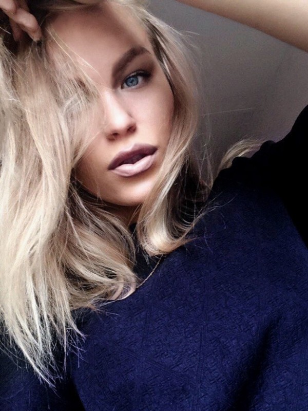 Яна привлекательная девушка из Старицы цена от 3500 руб