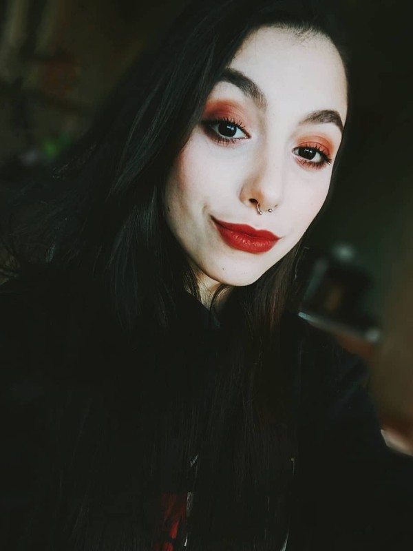 Катька привлекательная девушка из Старицы цена от 3000 руб